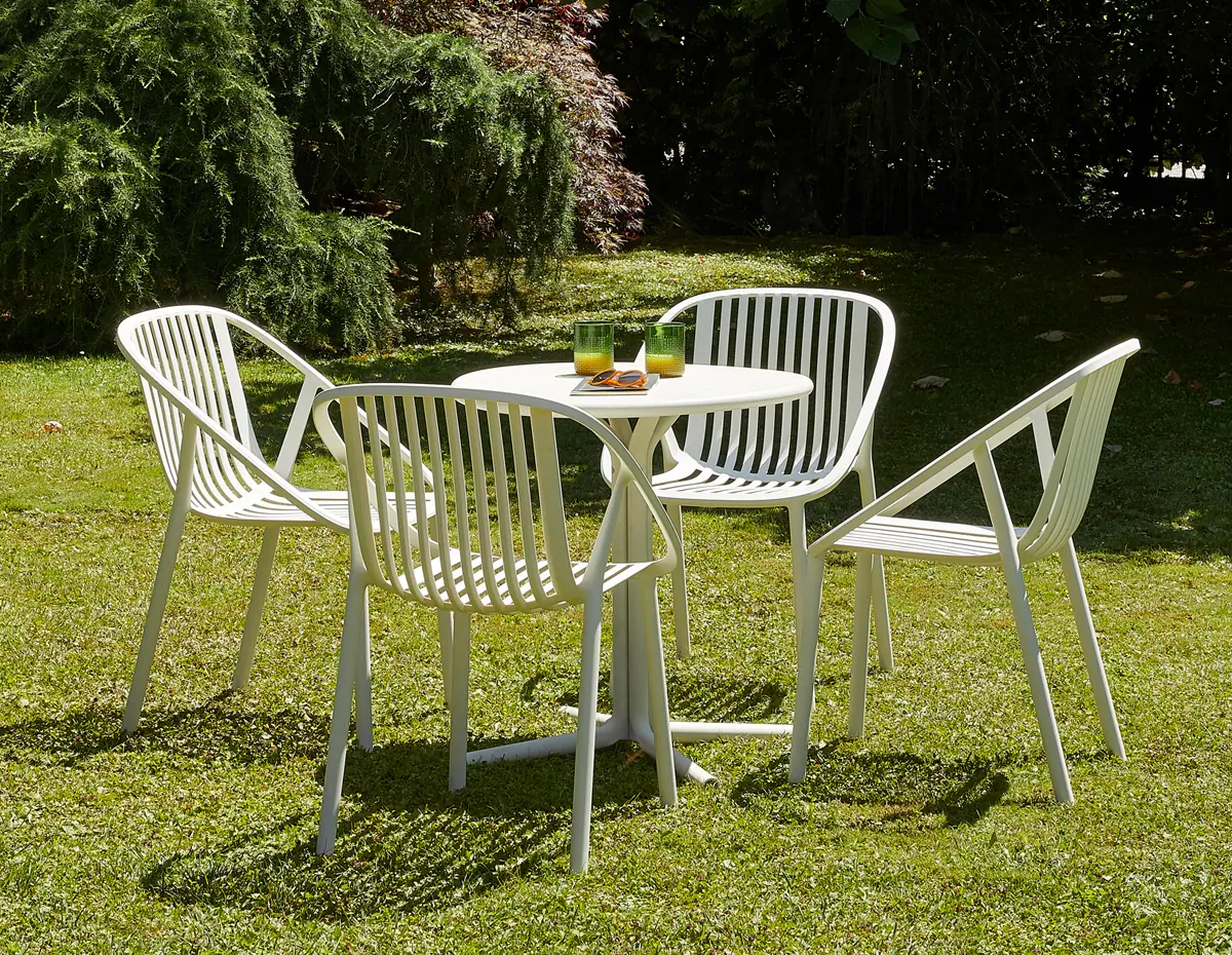 resol-bini-outdoor-chair-table-ivory-1.jpg.webp